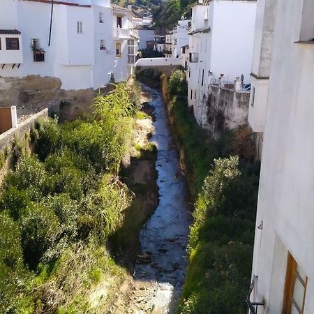 Апартаменты Apartamento Con Vistas Al Rio Setenil De Las Bodegas Экстерьер фото